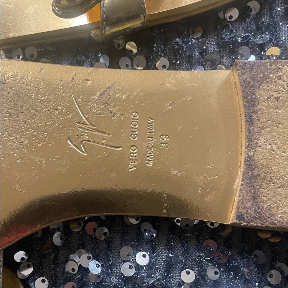Giuseppe Zanotti Cruel gold sandal with toe and heel taps - Picture 5 of 5
